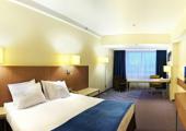 Executive Room w King size bed 2nd view